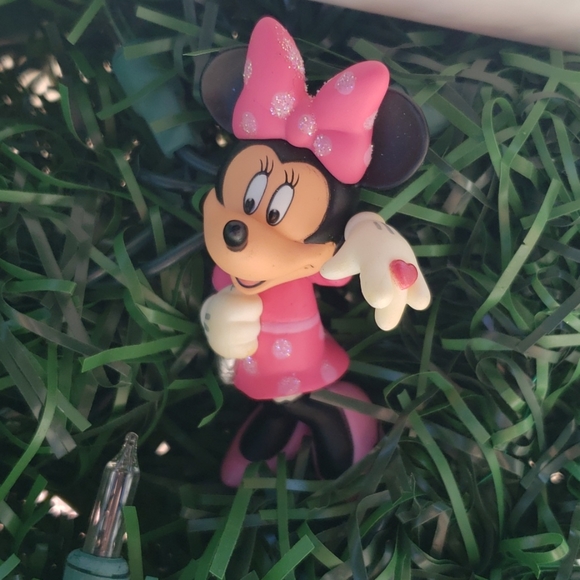 Hallmark Disney Minnie ornament - Picture 2 of 4